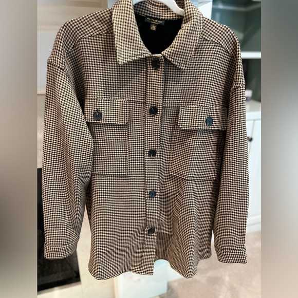 Current Air Shacket - Picture 5 of 9